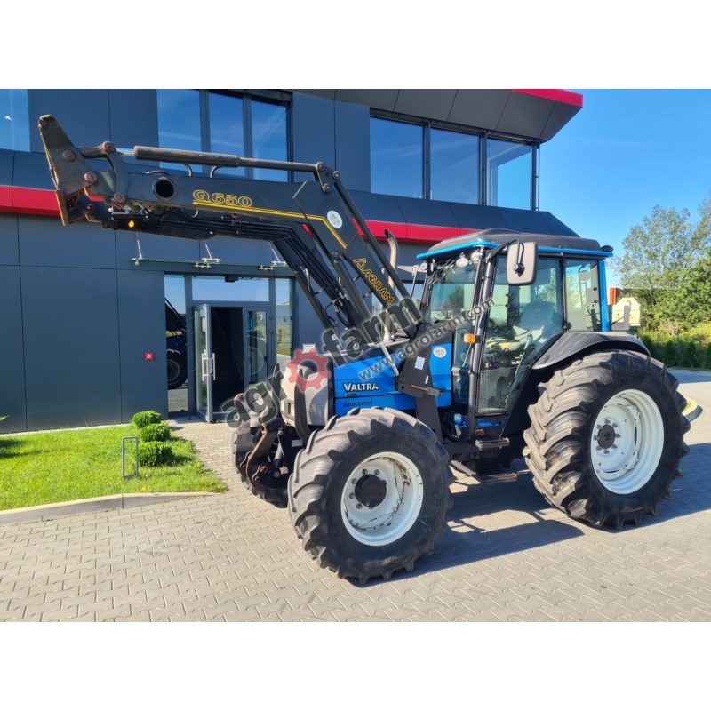 Valtra A95 z ładowaczem Agram