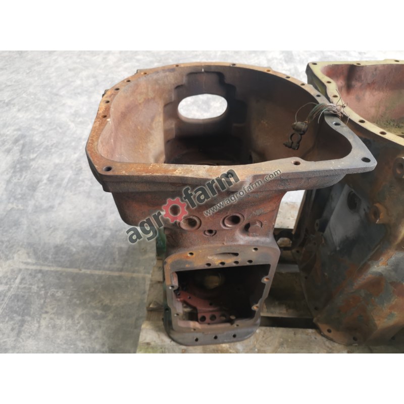 Housing GEARBOX MASSEY FERGUSON