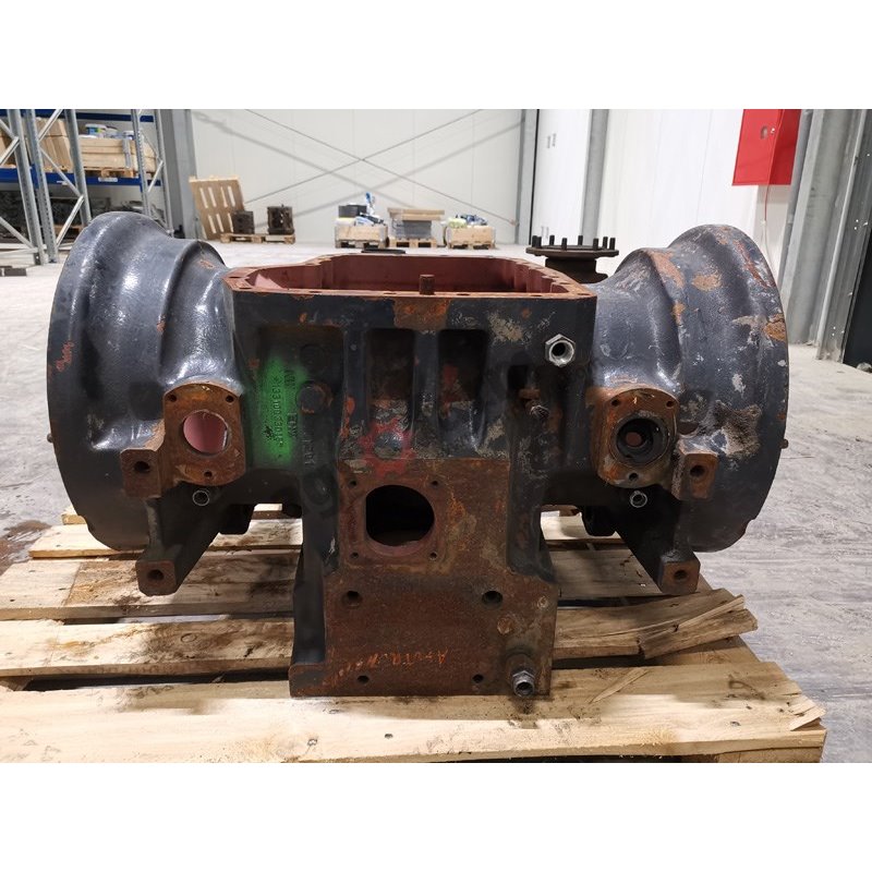 DEUTZ REAR AXLE Housing