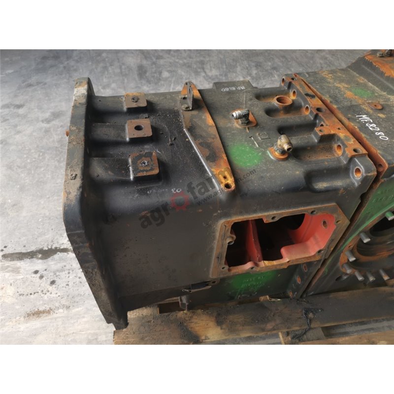 Housing GEARBOX MASSEY FERGUSON