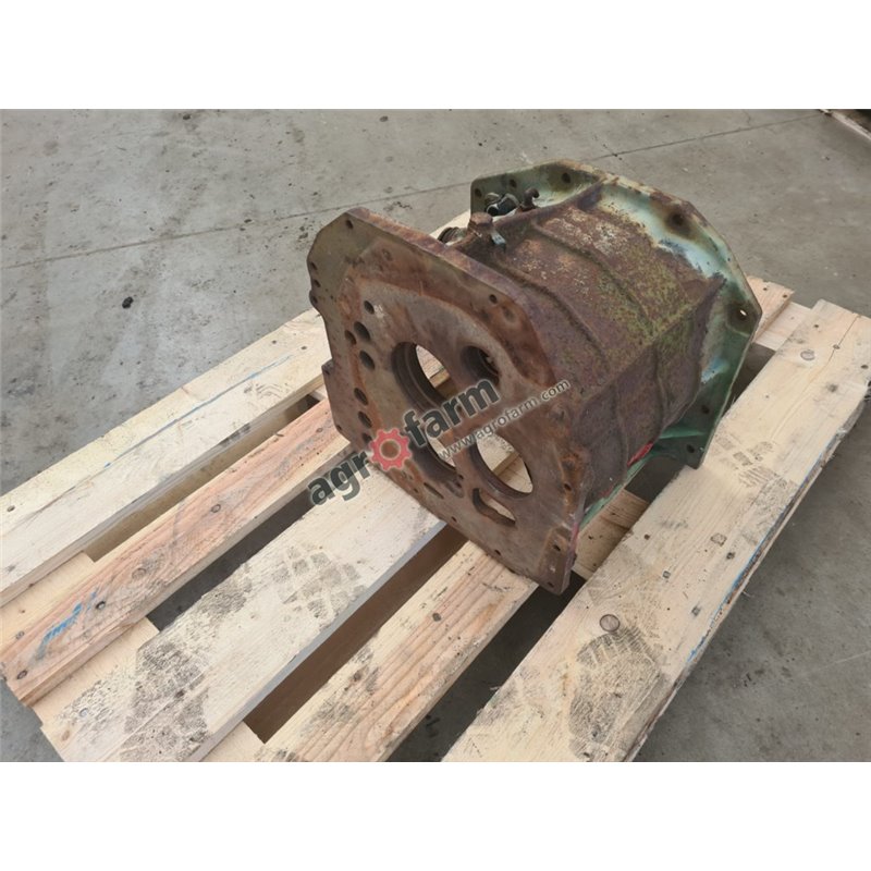 Housing JOHN DEERE L101943 GEARBOX