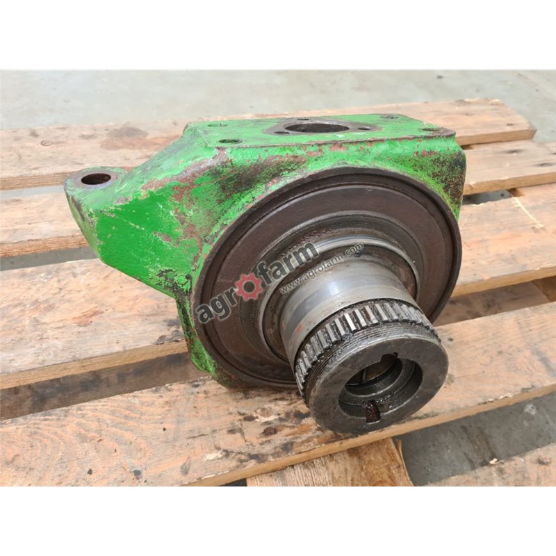 Swivel housing RH JOHN DEERE 2450 2650 2850 4472363070