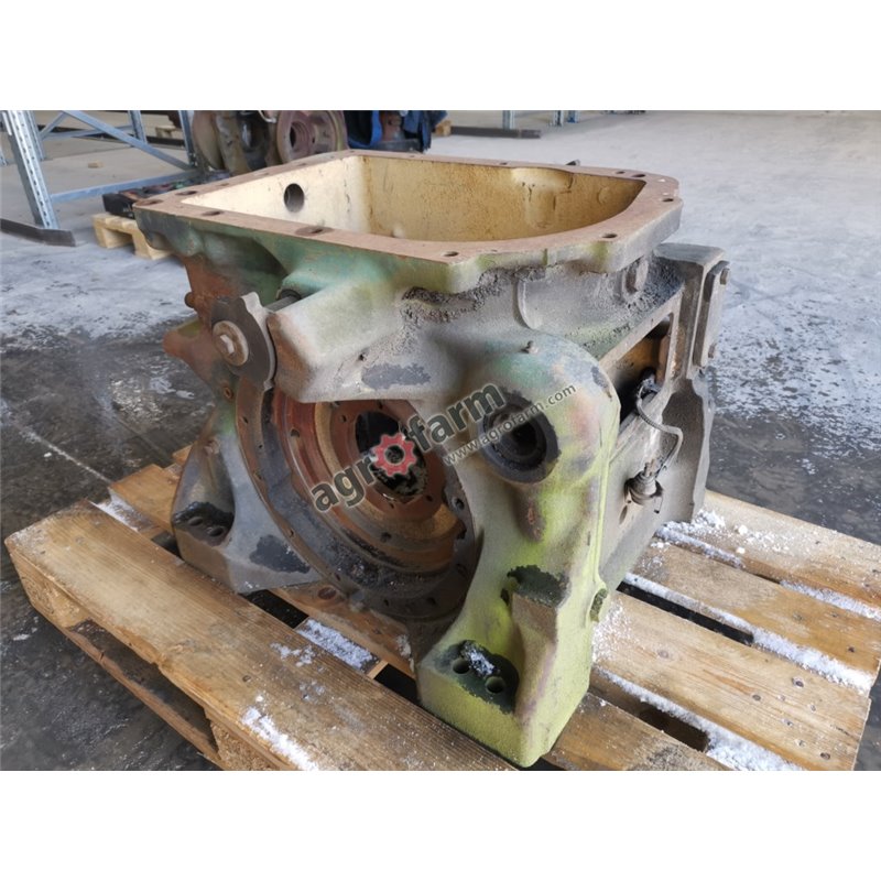 Housing JOHN DEERE REAR AXLE R105840