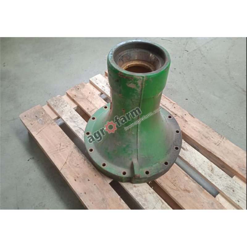 Housing JOHN DEERE R109846 FINAL DRIVES 8100 8200 8300