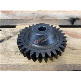 GEAR AT THE JOHN DEERE OIL PUMP R120638