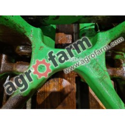 BOTTOM BRACKET FRONT CRADLE JOHN DEERE 6210 L116017