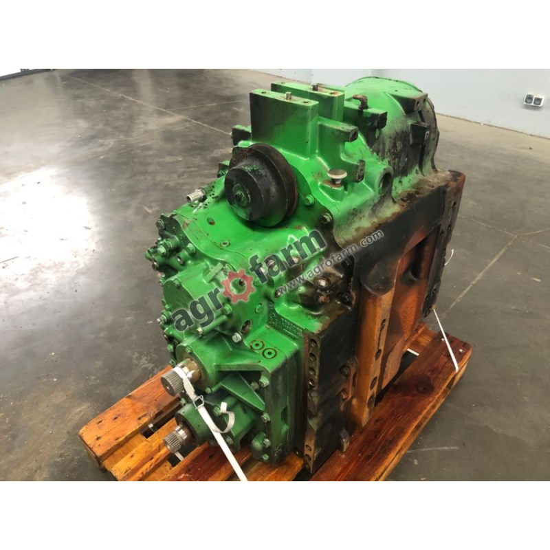 JOHN DEERE 8360R RE301738 GEARBOX